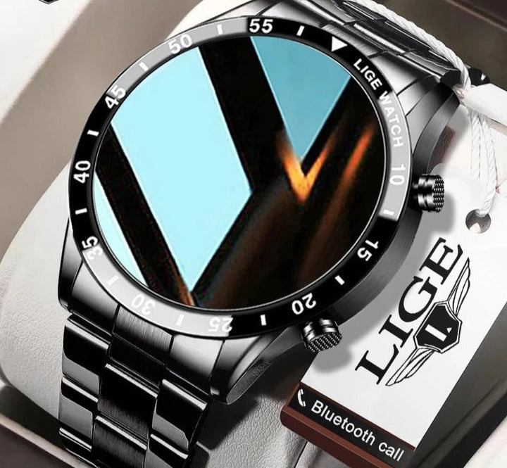 Circular Multi-functional Smartwatch with Features